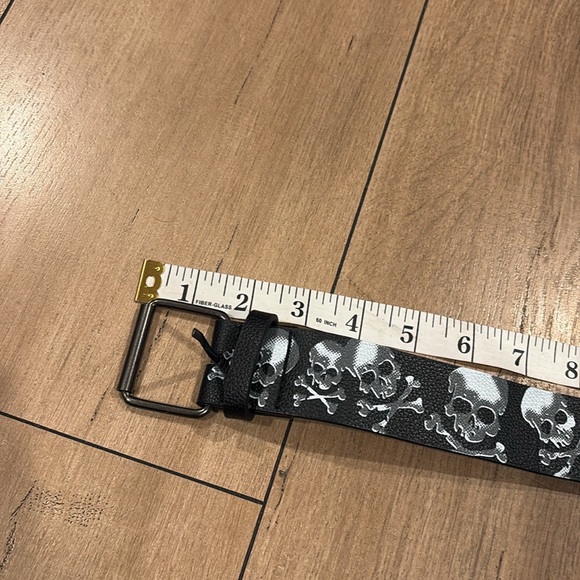 Skull and Crossbones Unixes Belt Size 26 - Picture 9 of 15